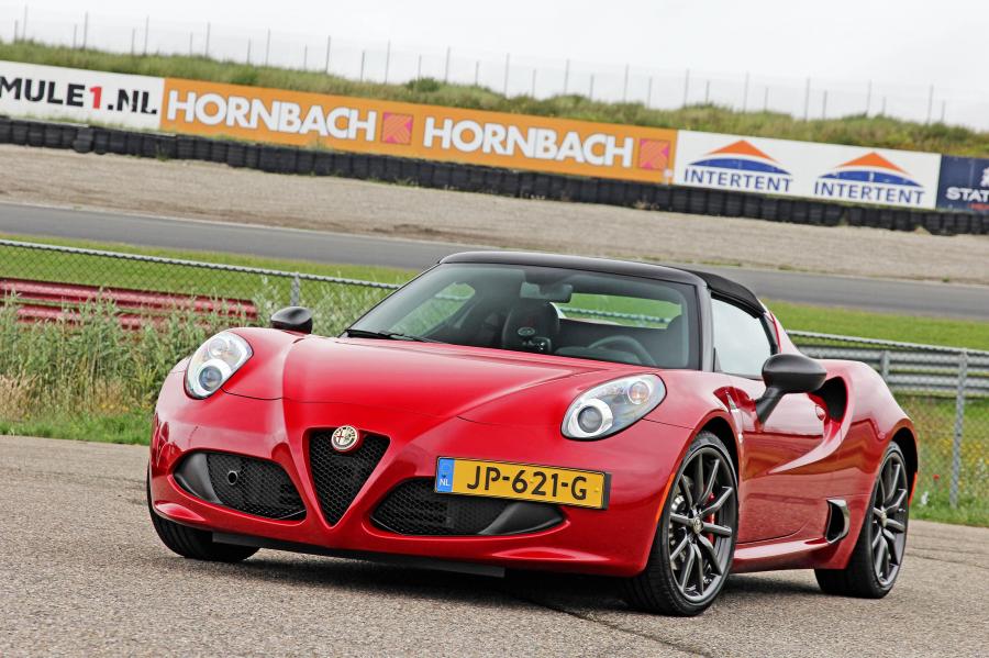  Alfa Romeo 4C Spider CPZ Track Edition (960) 2016 года  (фото 9 из 12)